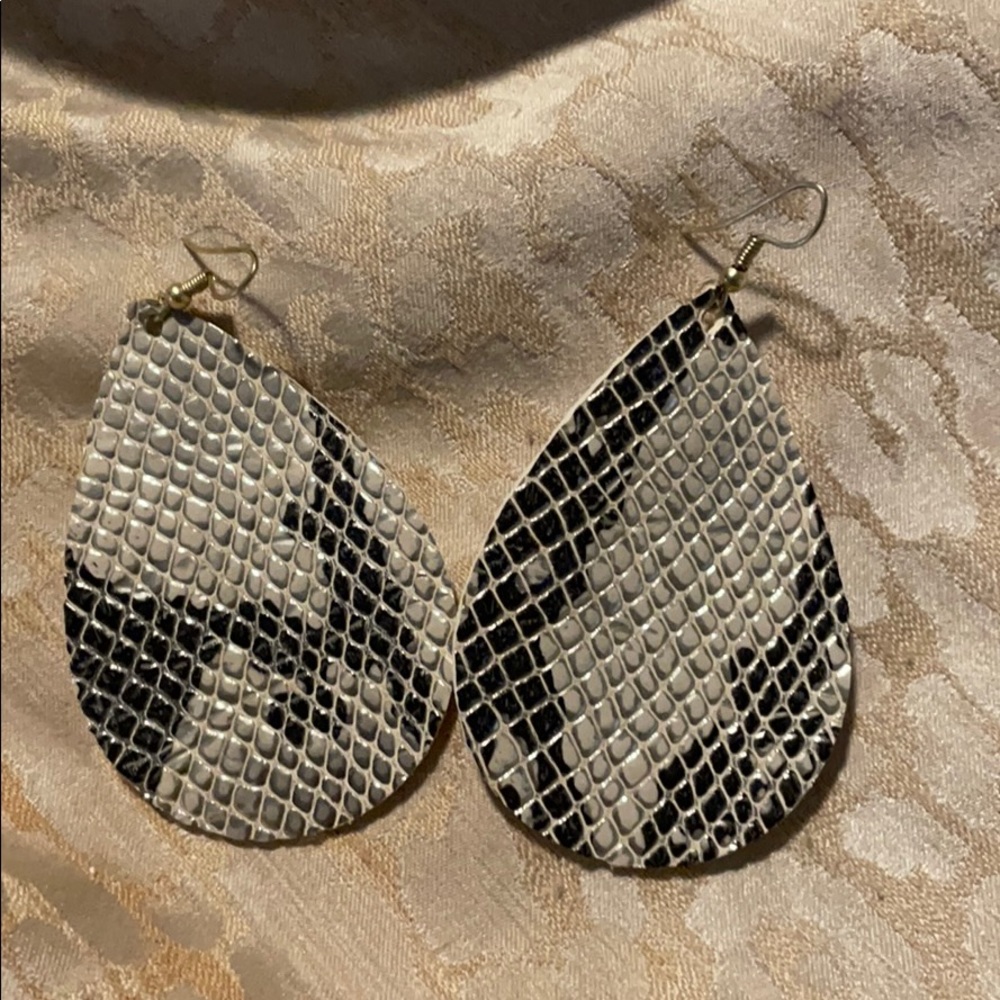 WORN ONCE Snakeskin leather earrings